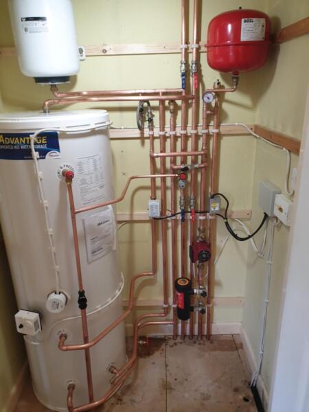 Un-vented-hot-water-system-scaled